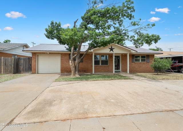 Property at 806 9th St, Wolfforth, TX 79382, 4 beds, 2 baths