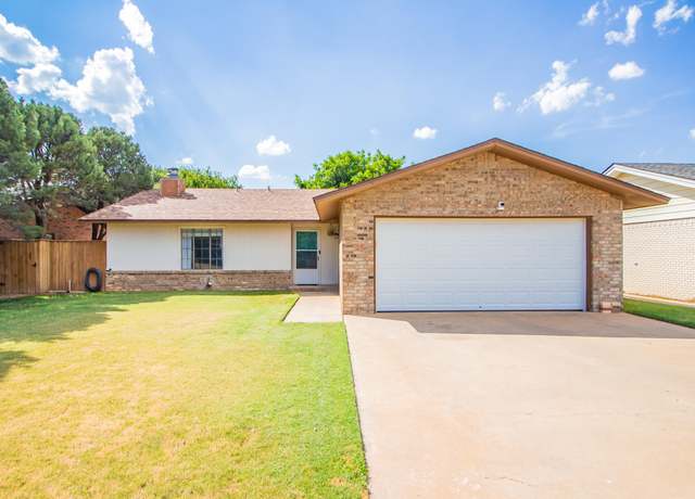 Property at 2701 Mesa Dr, Plainview, TX 79072, 3 beds, 2 baths