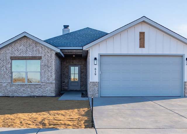 Property at 619 E 14th St, Wolfforth, TX 79382, 3 beds, 2 baths