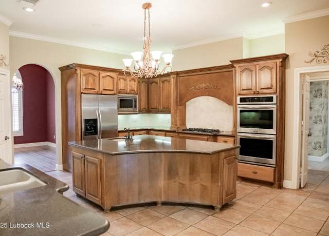 Property at 9805 Savannah Ave, Lubbock, TX 79424, 3 beds, 3.5 baths