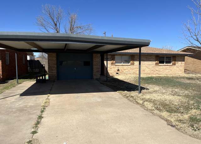 Property at 816 Cedar St, Floydada, TX 79235, 3 beds, 2 baths