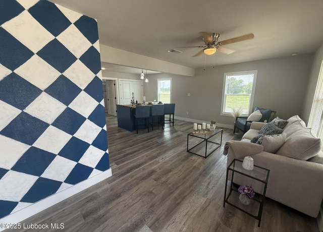 Property at 2019 41st St, Lubbock, TX 79412, 3 beds, 2 baths