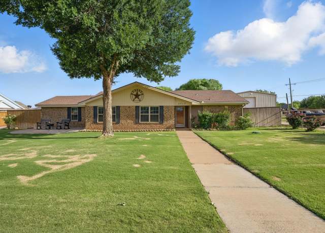 Property at 3717 110th St, Lubbock, TX 79423, 3 beds, 2 baths