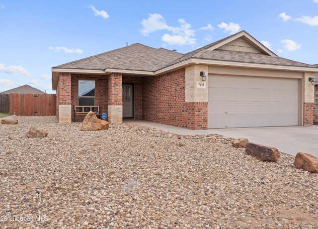 Property at 7452 105th St, Lubbock, TX 79424, 3 beds, 2 baths