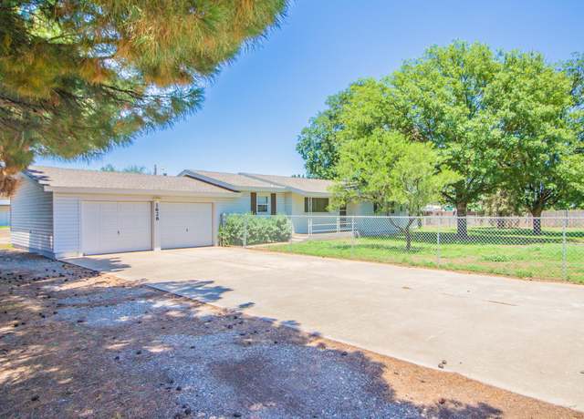 Property at 1628 128th St, Lubbock, TX 79423, 3 beds, 2 baths