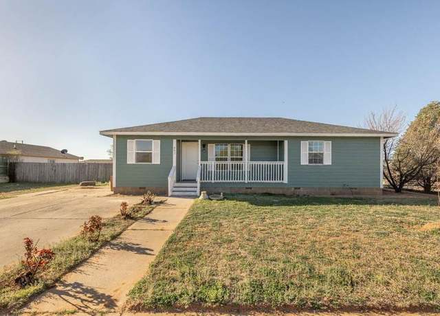 Property at 802 E 77th St, Lubbock, TX 79404, 3 beds, 2 baths