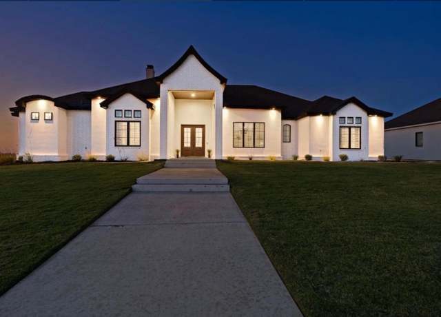Property at 6212 103rd St, Lubbock, TX 79424, 4 beds, 3.5 baths