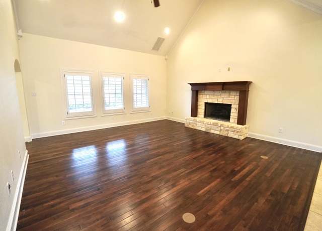 Property at 3910 104th St, Lubbock, TX 79423, 4 beds, 4 baths