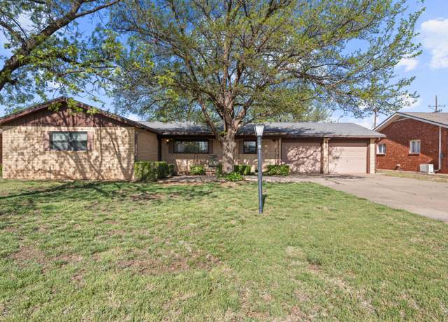 Property at 817 Holliday St, Plainview, TX 79072, 3 beds, 2 baths