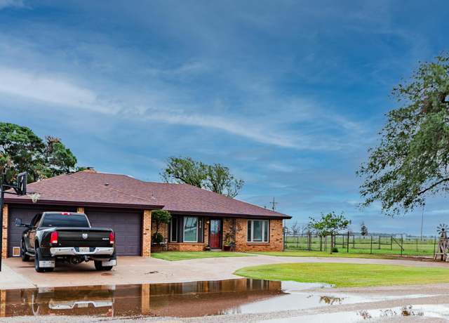 Property at 8116 4th St, Lubbock, TX 79416, 3 beds, 2 baths