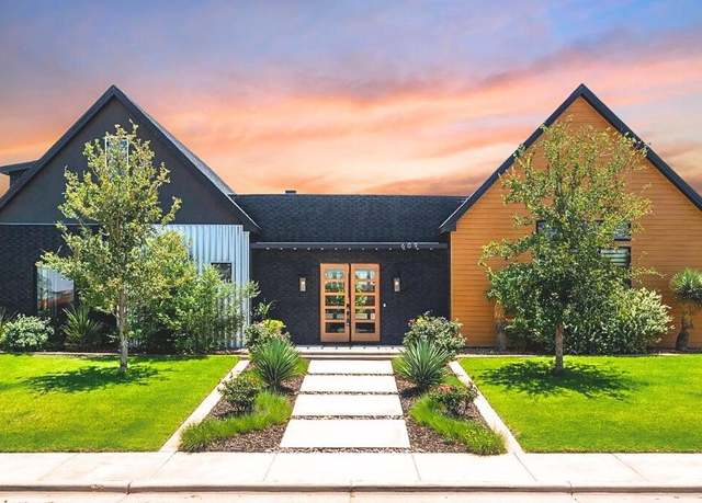 Property at 609 N 12th St, Wolfforth, TX 79382, 4 beds, 3 baths