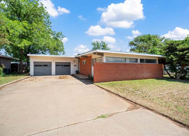 Property at 2514 45th St, Lubbock, TX 79413, 3 beds, 2 baths