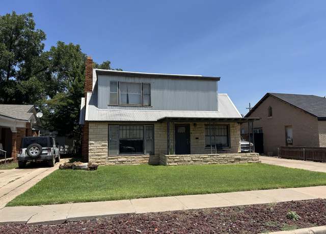 Property at 2004 17th St, Lubbock, TX 79401, 3 beds, 2 baths