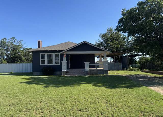 Property at 516 W 12th St, Post, TX 79356, 2 beds, 1 bath