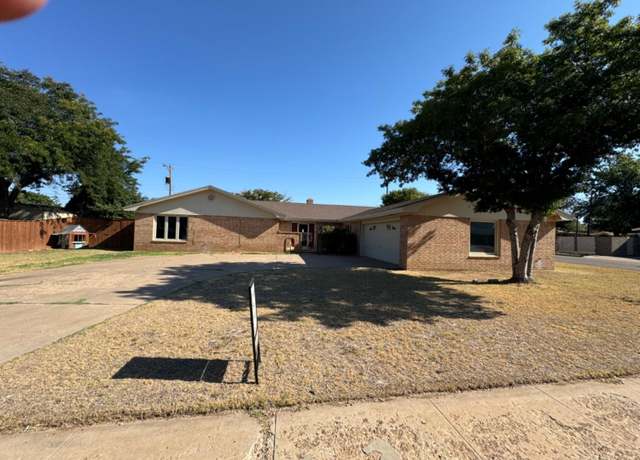 Property at 805 14th St, Shallowater, TX 79363, 4 beds, 3 baths