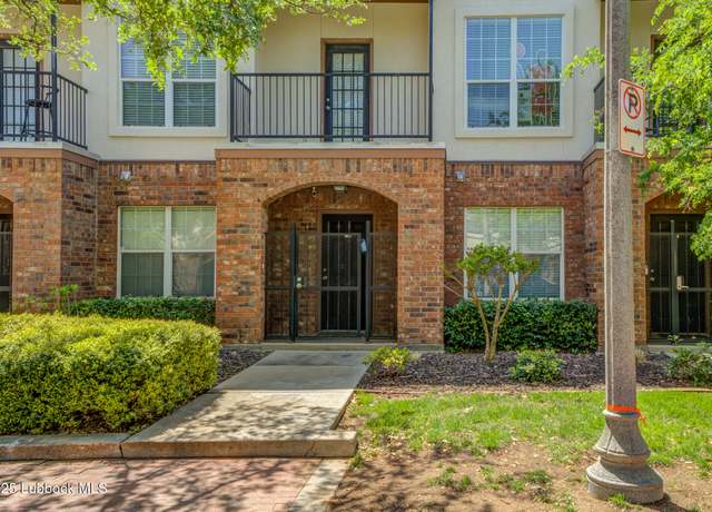 Property at 2115 Main St #2, Lubbock, TX 79401, 3 beds, 3.5 baths