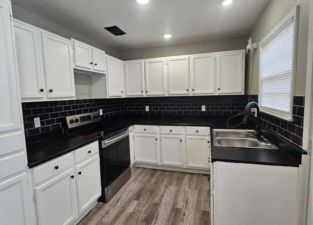 Property at 3008 45th St, Lubbock, TX 79413, 3 beds, 1 bath