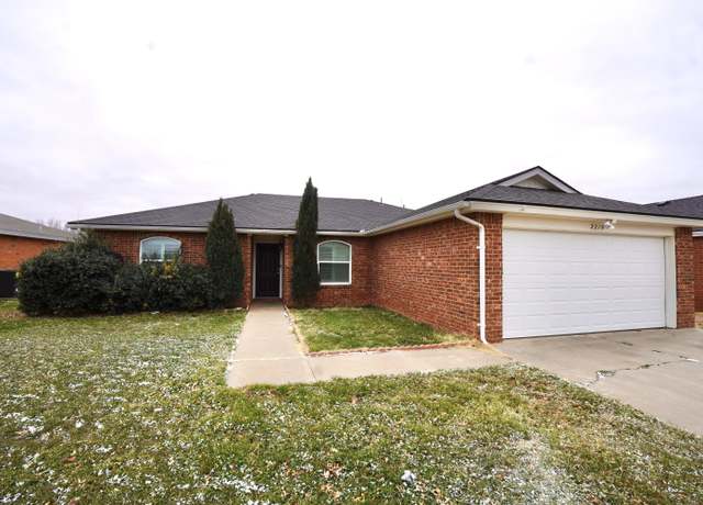 Property at 2219 89th St, Lubbock, TX 79423, 3 beds, 2 baths