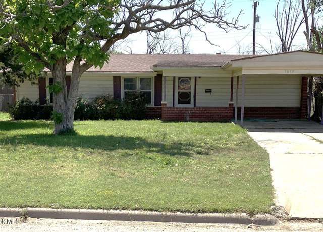 Property at 1615 Utica, Plainview, TX 79072, 3 beds, 1 bath