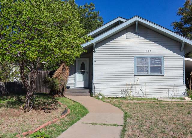 Property at 906 El Paso St, Plainview, TX 79072, 3 beds, 2 baths