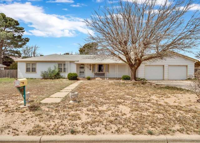 Property at 1901 Ave I, Levelland, TX 79336, 3 beds, 2 baths