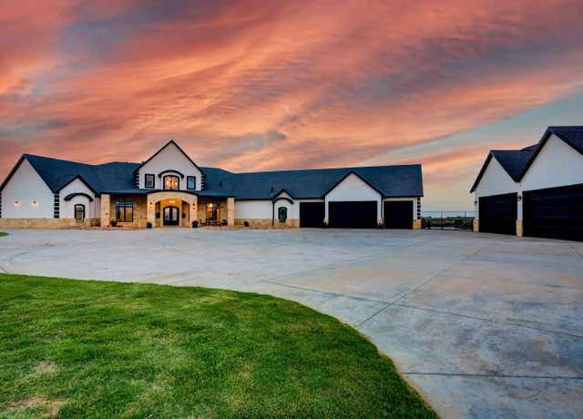 Property at 308 Palomino Dr, Lubbock, TX 79404, 5 beds, 5 baths