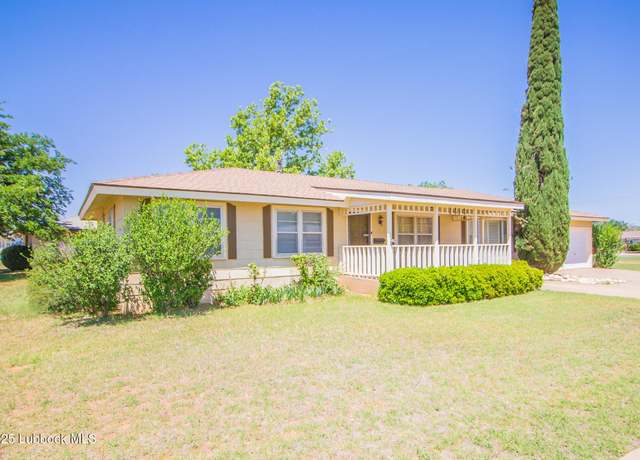 Property at 1414 E Lons St, Brownfield, TX 79316, 3 beds, 2.5 baths
