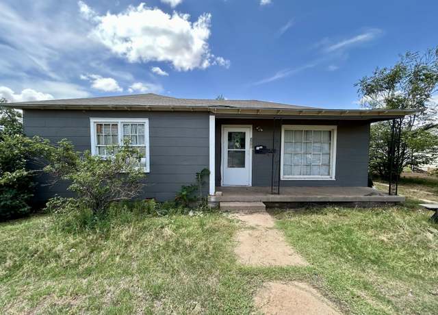 Property at 2001 39th St, Lubbock, TX 79412, 3 beds, 2 baths