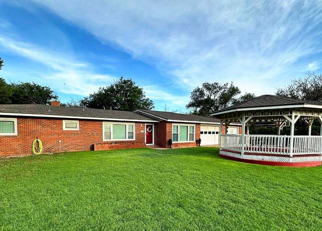 Property at 1936 Ave H, Levelland, TX 79336, 3 beds, 2 baths