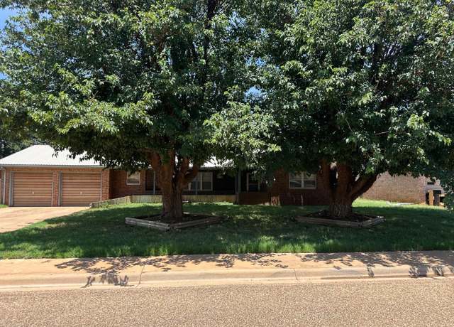 Property at 1807 E Reppto St, Brownfield, TX 79316, 3 beds, 2 baths