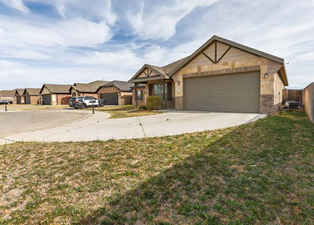 Property at 2054 104th St, Lubbock, TX 79423, 3 beds, 2 baths