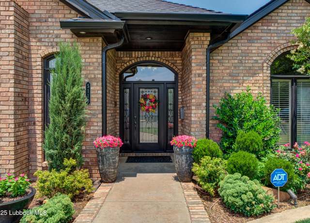 Property at 5110 96th St, Lubbock, TX 79424, 4 beds, 3 baths