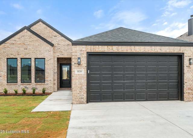 Property at 808 E 19th St, Wolfforth, TX 79382, 3 beds, 2 baths