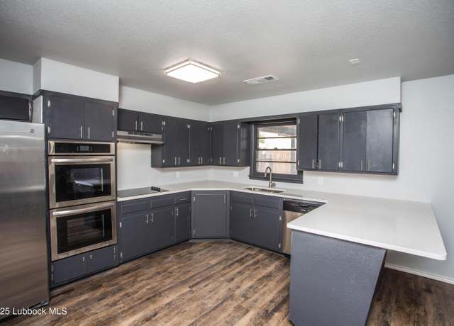 Property at 6803 Avenue W, Lubbock, TX 79412, 4 beds, 3 baths