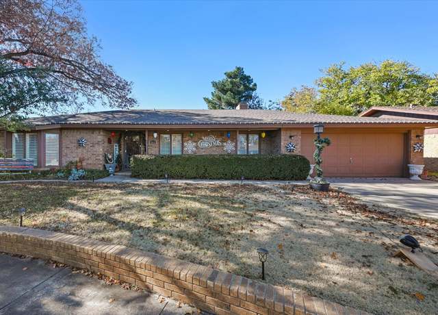 Property at 8014 Dover Ave, Lubbock, TX 79424, 3 beds, 2 baths