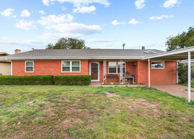 Property at 709 6th St, Wolfforth, TX 79382, 3 beds, 2 baths