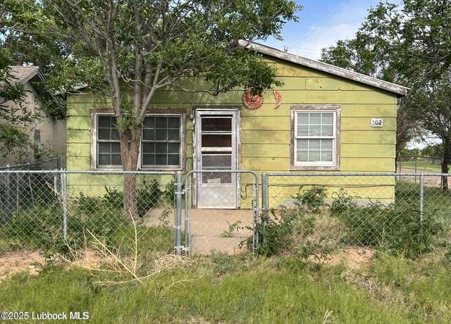 Property at 302 N Broadway, New Deal, TX 79403, 3 beds, 1 bath