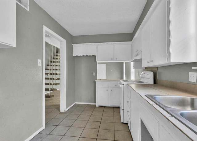 Property at 1341 65th Dr, Lubbock, TX 79412, 10 beds, 7 baths