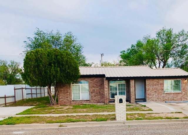 Property at 110 E Ursuline St, Lubbock, TX 79403, 3 beds, 1 bath