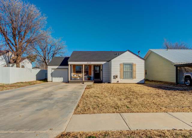 Property at 300 Aileen St, Plainview, TX 79072, 2 beds, 1.5 baths