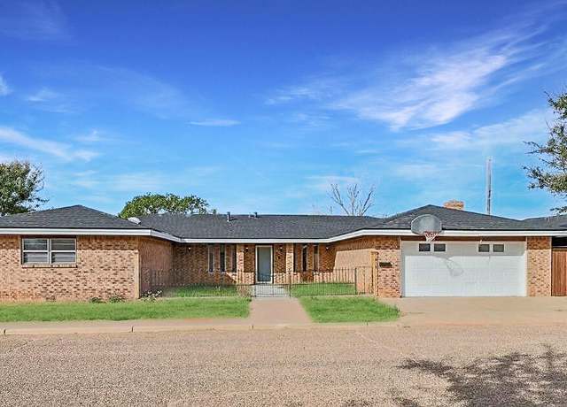 Property at 419 E Jackson St, Levelland, TX 79336, 4 beds, 2 baths