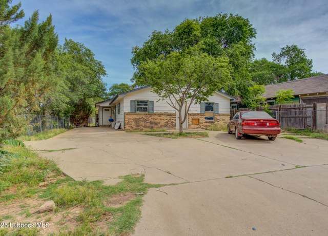 Property at 2122 21st St, Lubbock, TX 79411, 4 beds, 3.5 baths