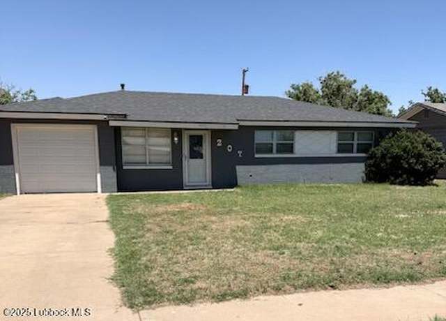 Property at 207 Pat St, Levelland, TX 79336, 3 beds, 1 bath
