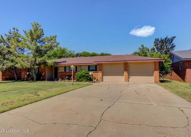Property at 1205 Garland St, Plainview, TX 79072, 4 beds, 2.5 baths