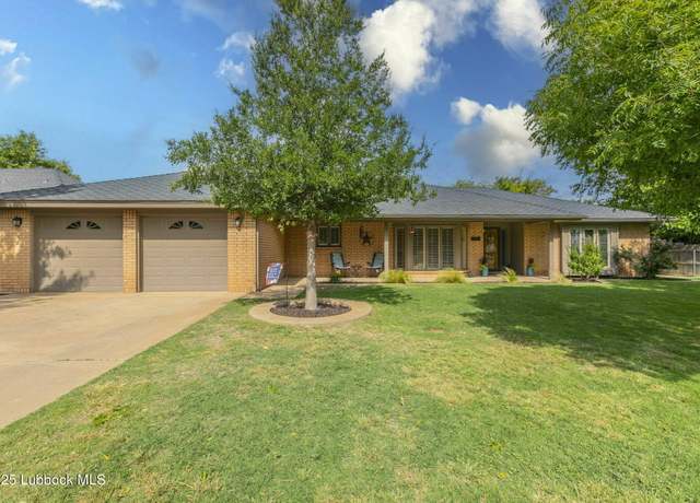 Property at 202 S Garland, Plainview, TX 79072, 4 beds, 2 baths