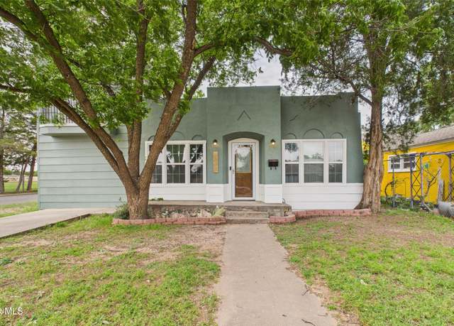Property at 2224 25th St, Lubbock, TX 79411, 4 beds, 1 bath