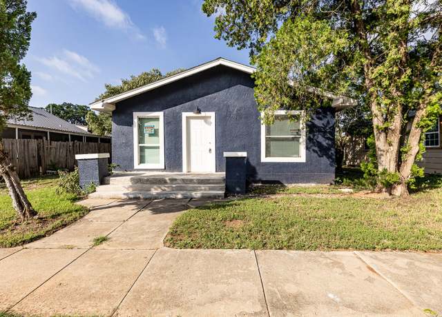 Property at 255 W Panhandle St, Slaton, TX 79364, 2 beds, 2 baths