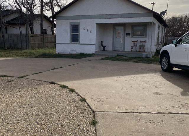 Property at 225 S 11th St, Slaton, TX 79364, 2 beds, 1 bath