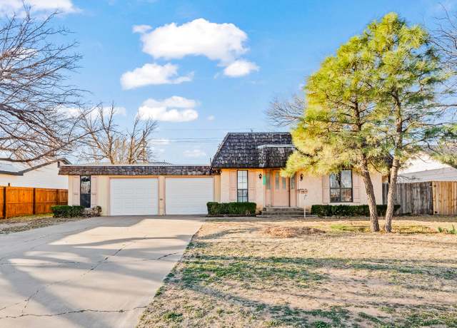 Property at 2201 49th St, Lubbock, TX 79412, 2 beds, 1 bath
