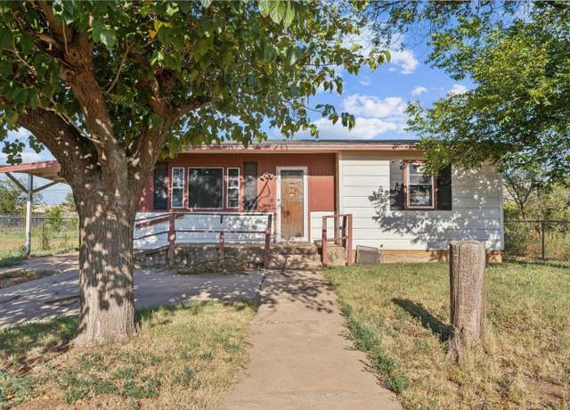 Property at 2405 Cedar Ave, Lubbock, TX 79404, 3 beds, 2 baths